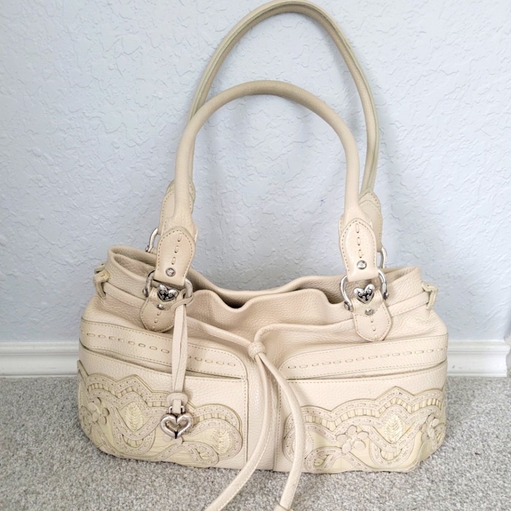 ✨Beautiful Brighton Lolita Masterpiece Ivory 3D Embroidered Shoulder Handbag✨